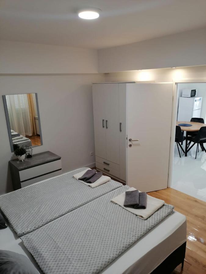 Apartments Niko โนวาลยา ภายนอก รูปภาพ
