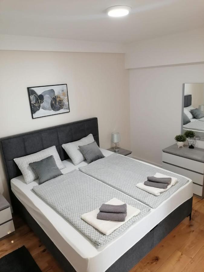 Apartments Niko โนวาลยา ภายนอก รูปภาพ