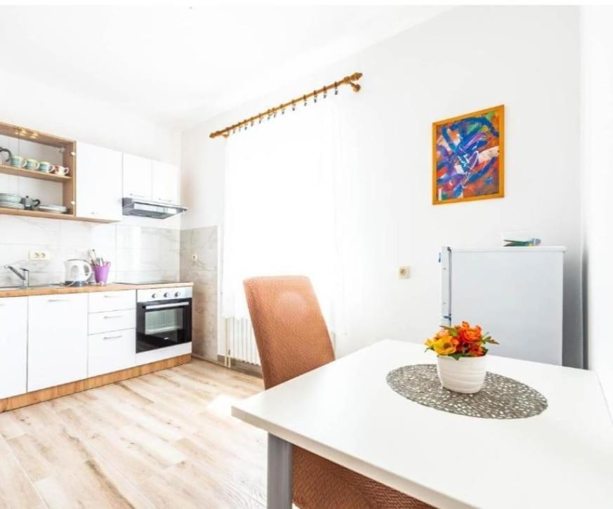 Apartments Niko โนวาลยา ภายนอก รูปภาพ